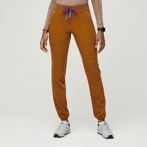 FIGS women’s Atlantic Fall Venice™ - Slim Jogger Scrub Pants - S / Chai